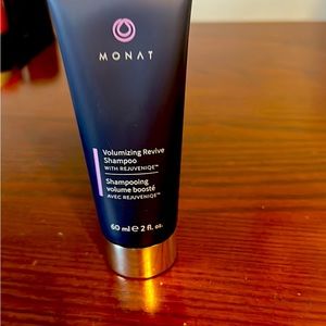COPY - MONAT Volumizing Revive Shampoo